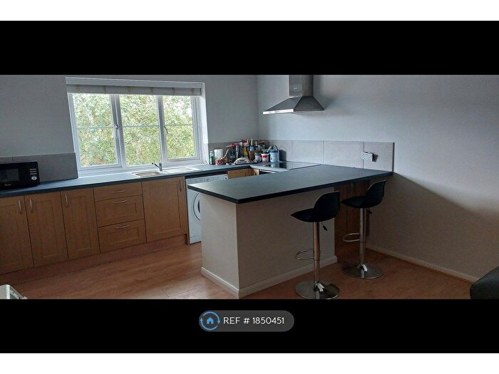 1 Bedroom Flat To Rent In Redford Close, Feltham, TW13