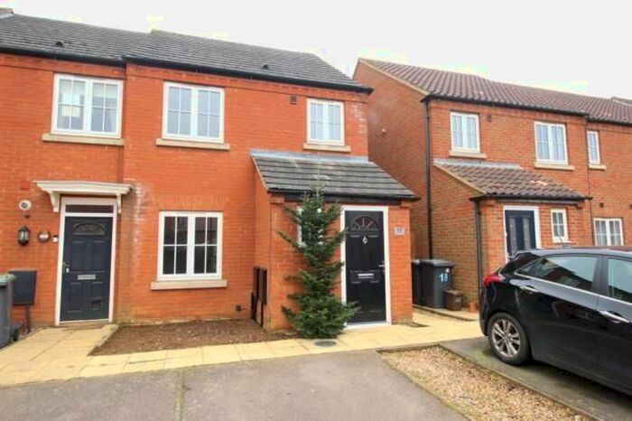 3 Bedroom Terraced House To Rent In Langley Gardens, Potton, SG19