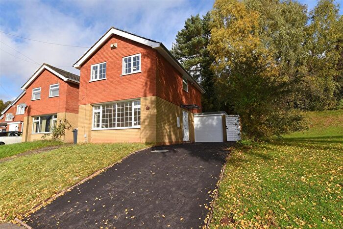 3 Bedroom Detached House For Sale In Wentworth Way, Harborne, Birmingham, B32