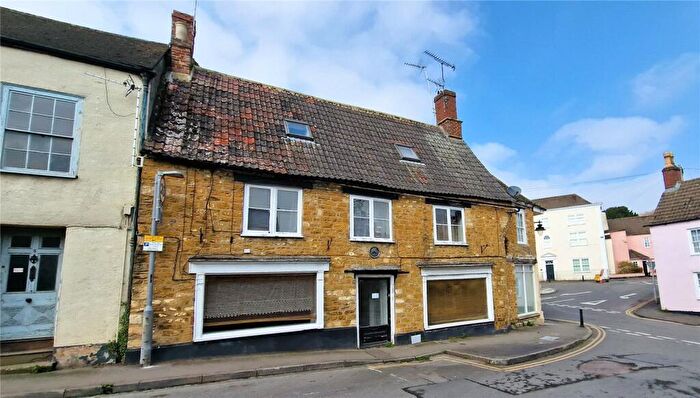 2 Bedroom Flat For Sale In Church Street, Wotton-Under-Edge, GL12