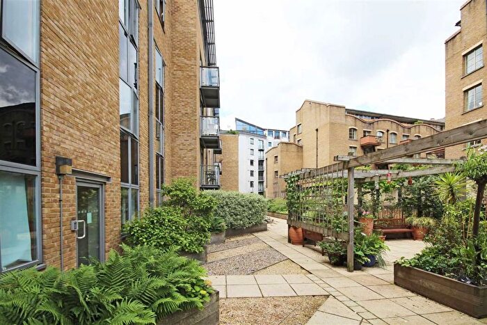 2 Bedroom Flat To Rent In Three Oak Lane, London, SE1
