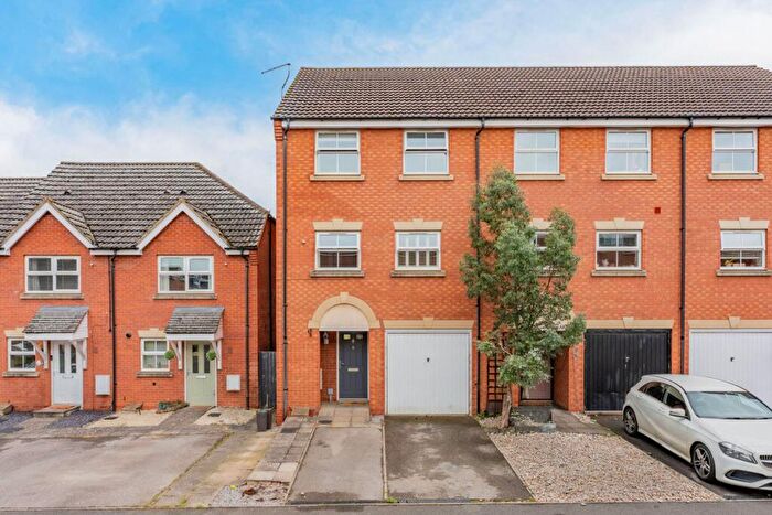 4 Bedroom Semi-Detached House For Sale In Tungstone Way, Market Harborough, LE16