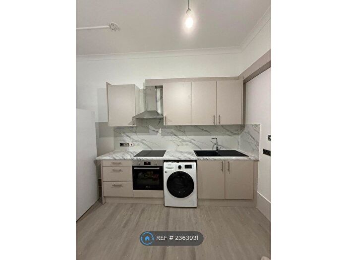 2 Bedroom Flat To Rent In Neasden Lane North, London, NW10