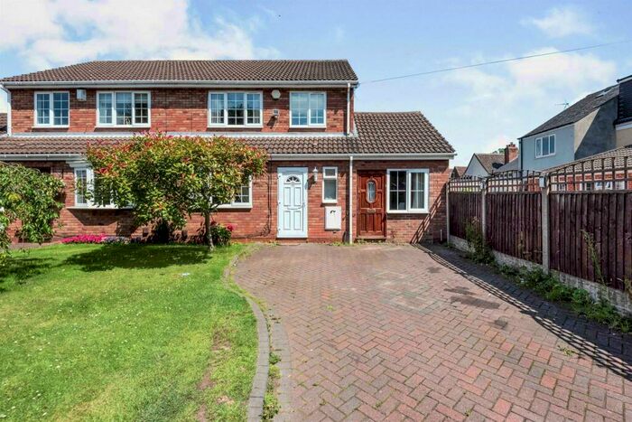 4 Bedroom House To Rent In Rosemary Road, Birmingham, B33