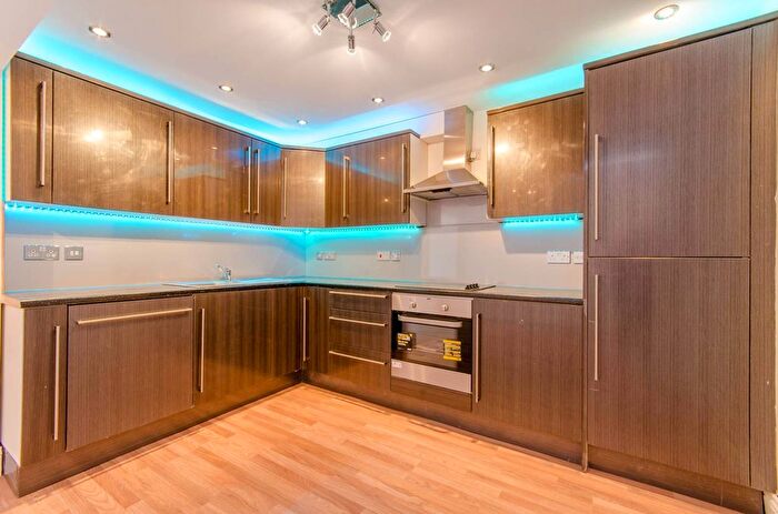 6 Bedroom Property For Sale In Buckingham Road, Stratford, London, E15