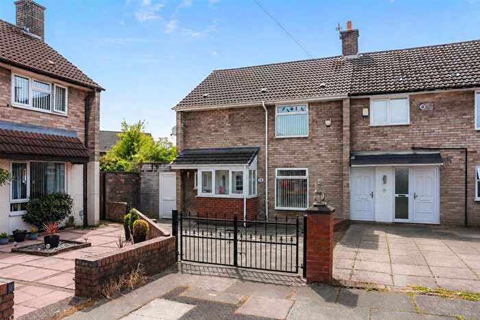 3 Bedroom End Of Terrace House For Sale In Hurst Park Close, Liverpool, L36