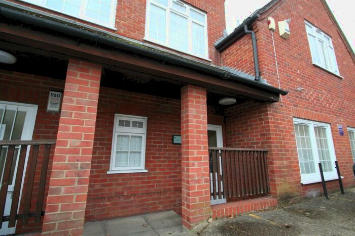 1 Bedroom Flat To Rent In Cheap Street, Newbury, RG14