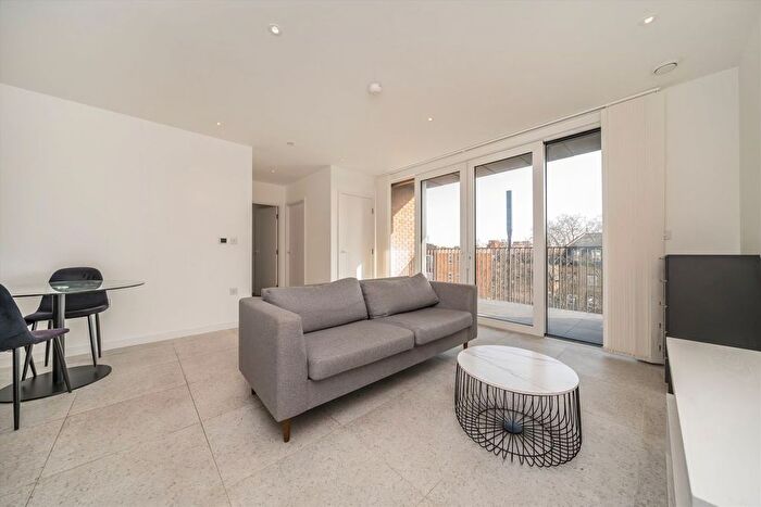 2 Bedroom Flat For Sale In Sidney Street, Canary Wharf, E1