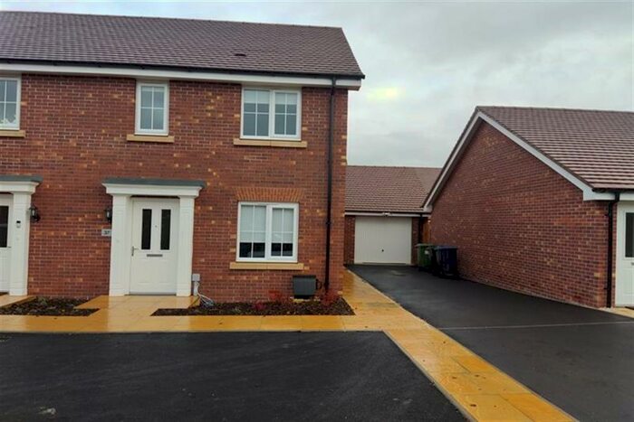 2 Bedroom Semi-Detached House To Rent In Bedroom Semi Detached House In Nonsuch Avenue, CV37