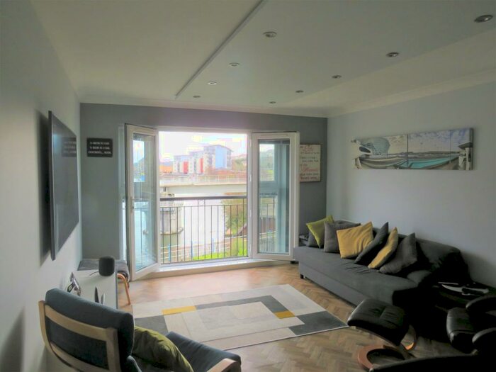 2 Bedroom Apartment To Rent In River Walk, Penarth, CF64