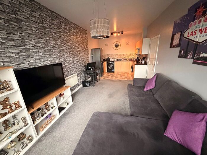 1 Bedroom Flat For Sale In Whistle Road, Mangotsfield, Bristol, BS16