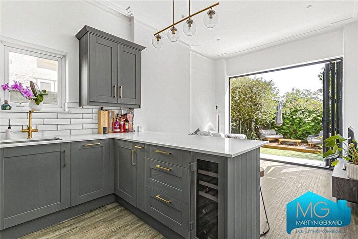 2 Bedroom Flat To Rent In Avondale Road, London, N13