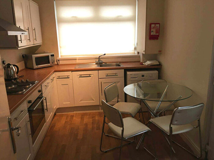 4 Bedroom House To Rent In Chandos Grove, Salford, M5