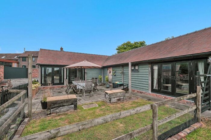 2 Bedroom Barn For Sale In Spring Lane, Romsley, B62