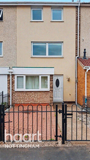 4 Bedroom Terraced House For Sale In Courtenay Gardens, St Ann's, NG3