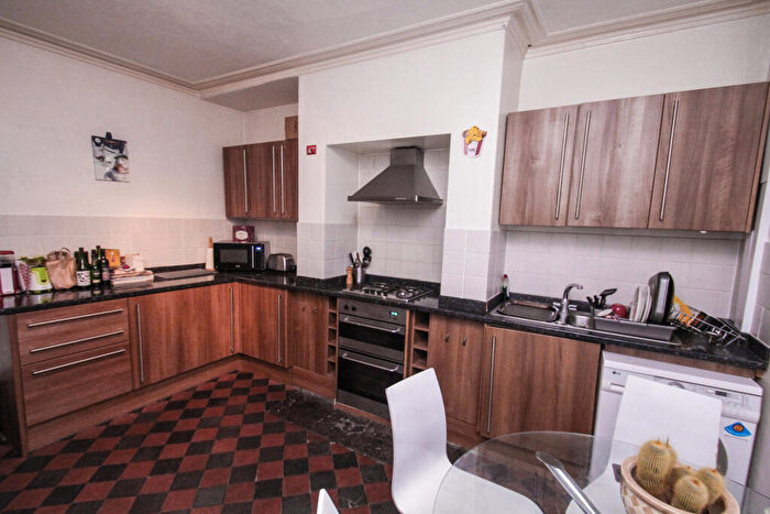 2 Bedroom Terraced House To Rent In Thornville Place, Hyde Park, Leeds, LS6