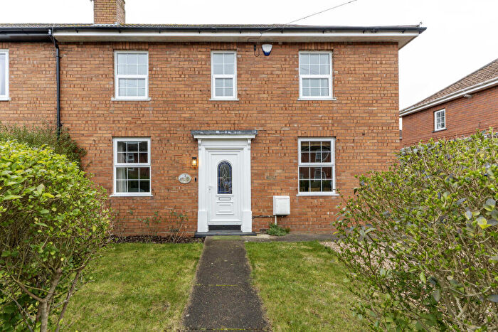 3 Bedroom Semi Detached House For Sale In High Grove, Sea Mills, Bristol, BS9