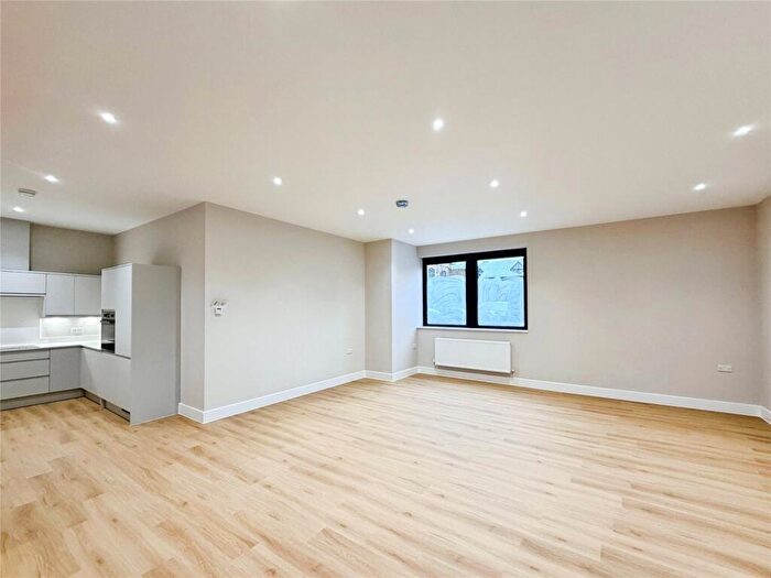 2 Bedroom Flat To Rent In Crabble Hill, Dover, Kent, CT17