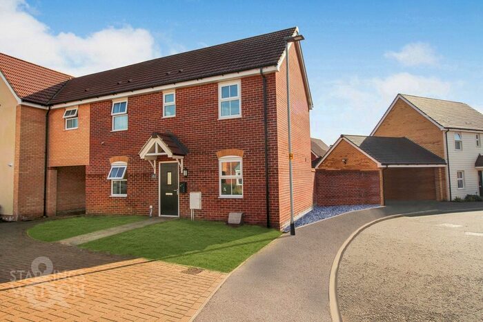 3 Bedroom Link Detached House To Rent In Allan Bedford Crescent, Costessey, Norwich, NR8