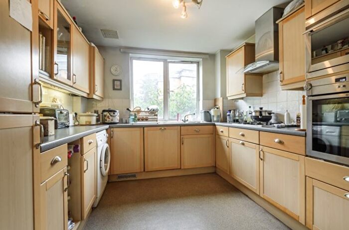 3 Bedroom Flat To Rent In North Bank, London, NW8