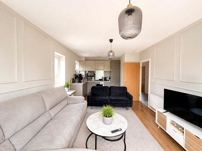 2 Bedroom Flat For Sale In Vantage Point, Fieldfare Lane, Greenhithe, Kent, DA9