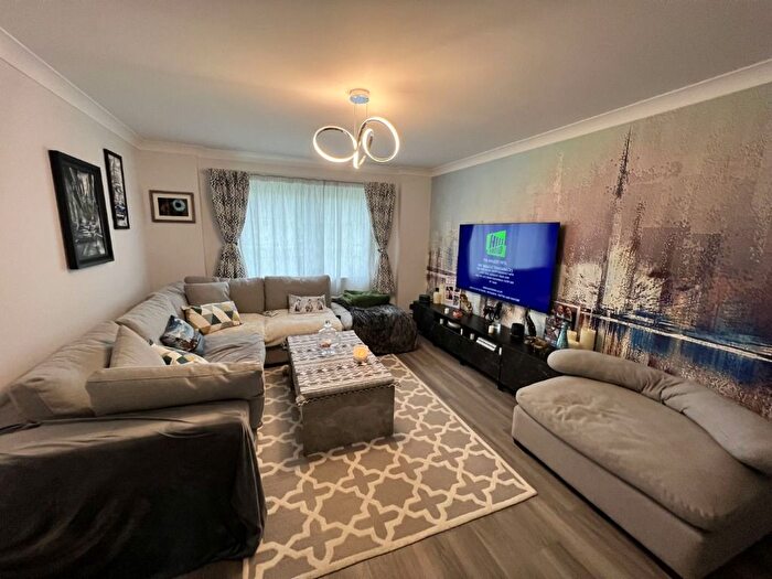 3 Bedroom Flat To Rent In Mackie Place, Elrick, Aberdeen, AB32