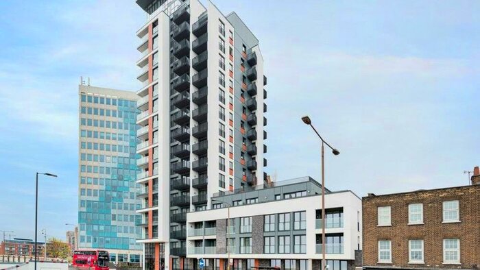 2 Bedroom Flat To Rent In Valance House, Callis Close, Bunton Street, London, SE18