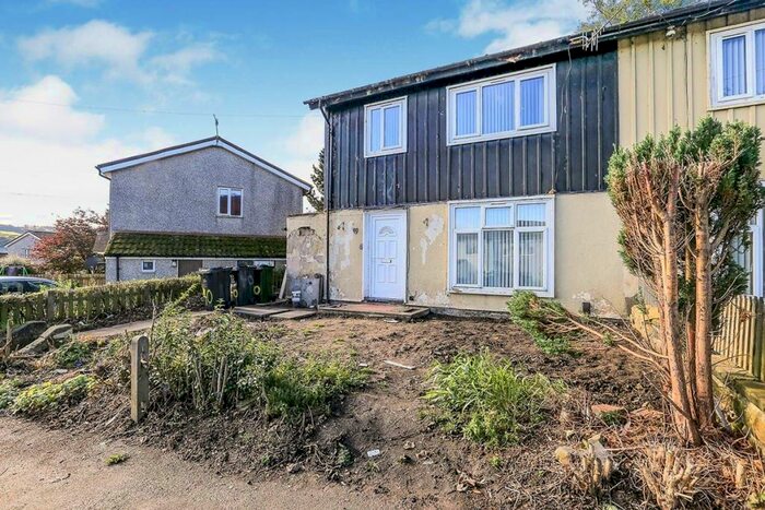 Semi-Detached House To Rent In Elmwood Terrace, Keighley, West Yorkshire, BD22