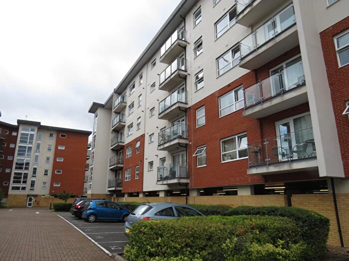 1 Bedroom Apartment To Rent In Clarkson Court, Hatfield, AL10