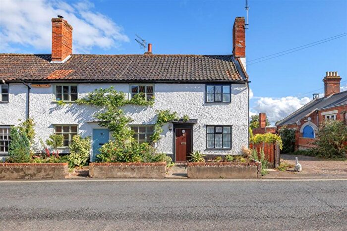 1 Bedroom End Of Terrace House For Sale In London Road, Halesworth, IP19