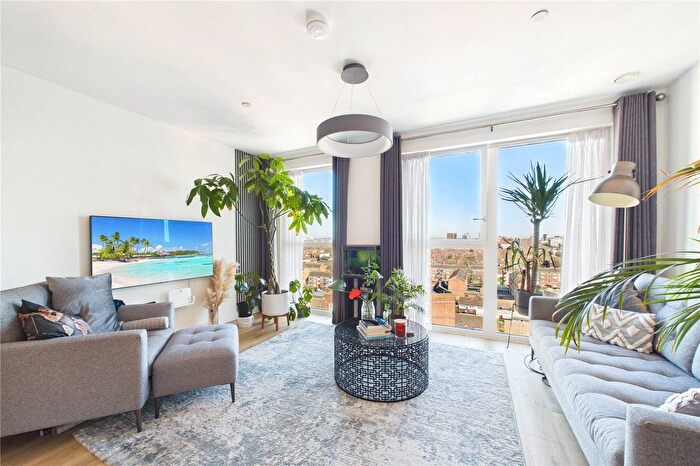 2 Bedroom Flat For Sale In Paynter House, Shipbuilding Way, London, E13