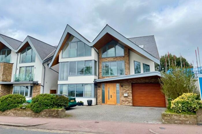 5 Bedroom Detached House To Rent In Marine Parade, Leigh On Sea, SS9