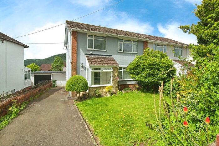 3 Bedroom Semi-Detached House For Sale In Pentrepiod Road, Pontnewynydd, Pontypool, NP4