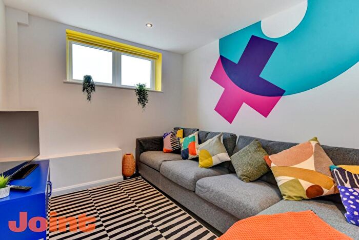 8 Bedroom House To Rent In Selham Close, Brighton, BN1