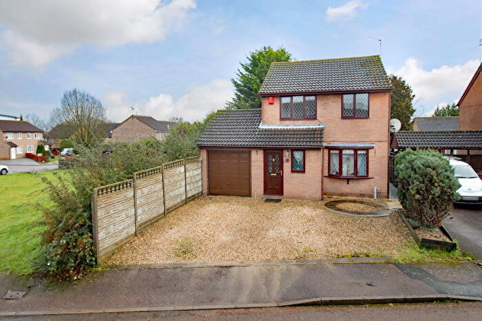 3 Bedroom Detached House For Sale In Beech Close, Corby, Northamptonshire, NN17