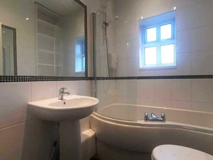 3 Bedroom Terraced House For Sale In Alice Avenue, Leyland, PR25