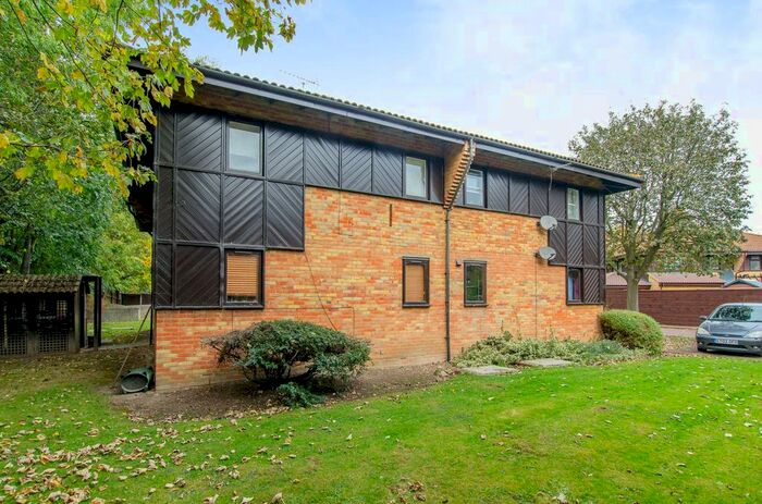 1 Bedroom Flat To Rent In Friars Mead, Canary Wharf, London, E14