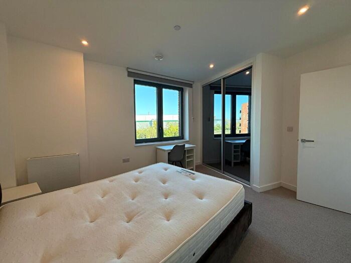 2 Bedroom Apartment For Sale In Skyline Apartments, Makers Yard, London, E3