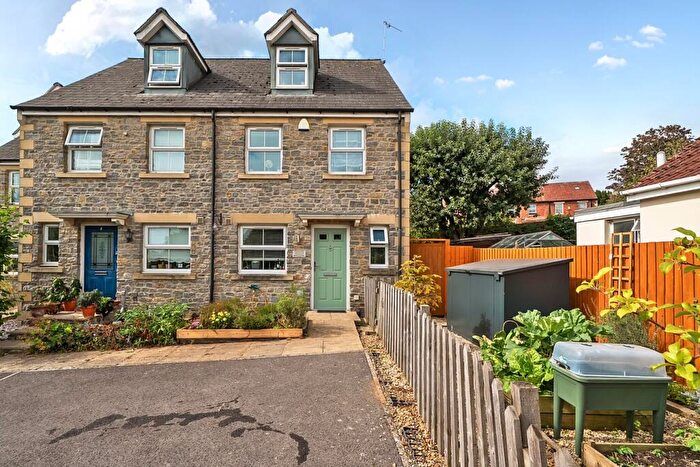 3 Bedroom Semi-Detached House For Sale In Portway Gardens, Frome, BA11