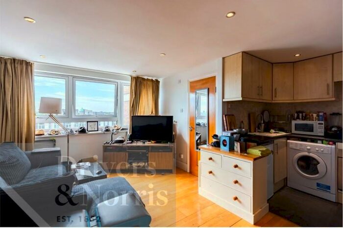 Studio To Rent In Park House, Seven Sisters Road, N4