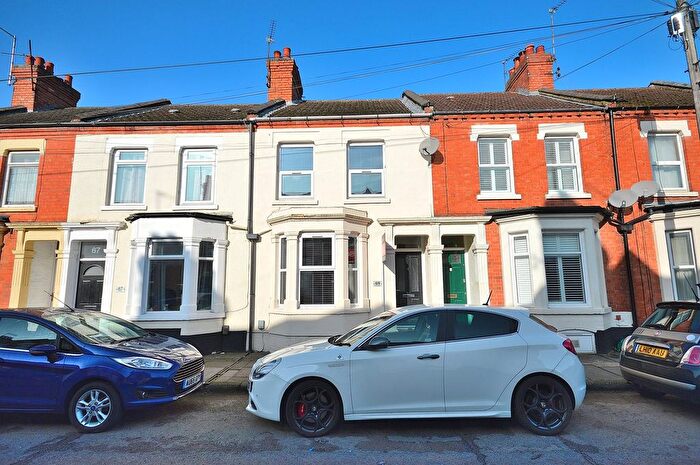3 Bedroom Terraced House To Rent In Ivy Road, Northampton, NN1