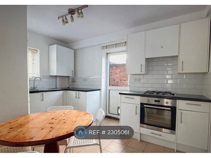 2 Bedroom Flat To Rent In James Welch Court, London, W3