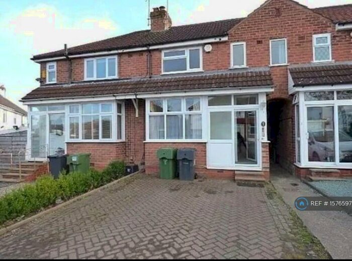 3 Bedroom Semi-Detached House To Rent In Barrington Road, Rednal, Birmingham, B45