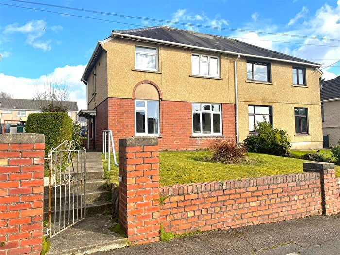 3 Bedroom Semi Detached House For Sale In Brynllwchwr Road, Loughor, Swansea, SA4