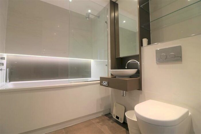 1 Bedroom Flat For Sale In Chronicle Tower, B City Road, London, EC1V
