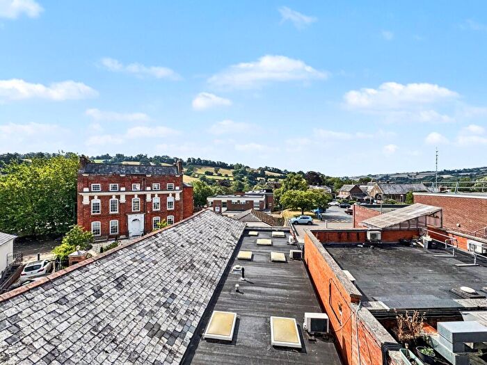 2 Bedroom Flat For Sale In Fore Street, Tiverton, EX16