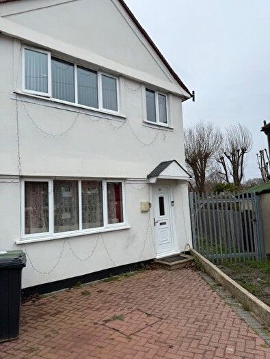 3 Bedroom End Terrace House To Rent In Crescent, SE12