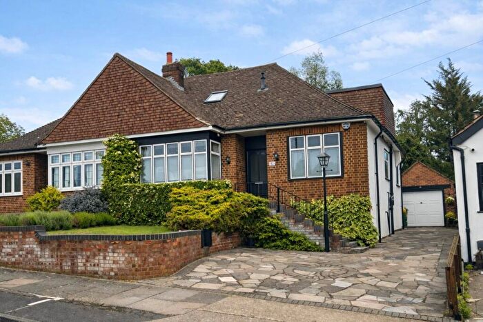 4 Bedroom Semi-Detached Bungalow For Sale In Horndon Road, Romford, RM5