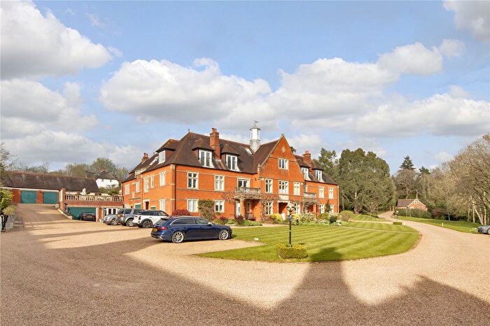 2 Bedroom Flat For Sale In Dene Park, Shipbourne Road, Tonbridge, Kent, TN11