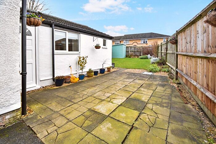 3 Bedroom End Of Terrace House For Sale In Old Bedford Road, Luton, Bedfordshire, LU2